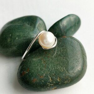 NEW Sterling Silver White cultured freshwater pearl ring size 7
